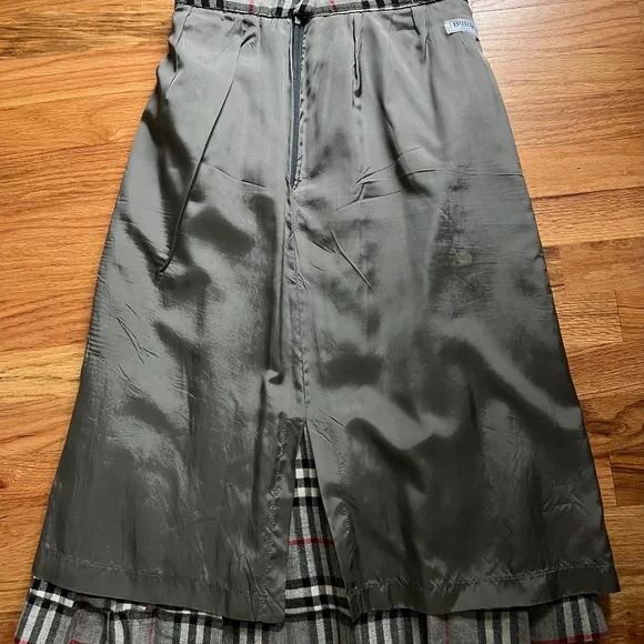 Vintage Burberry's Nova Check long wool drop pleated skirt women’s UK 10/US 4-6 - Picture 11 of 11